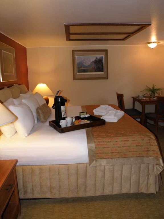 אוראיי Rivers Edge Motel Lodge & Resort מראה חיצוני תמונה