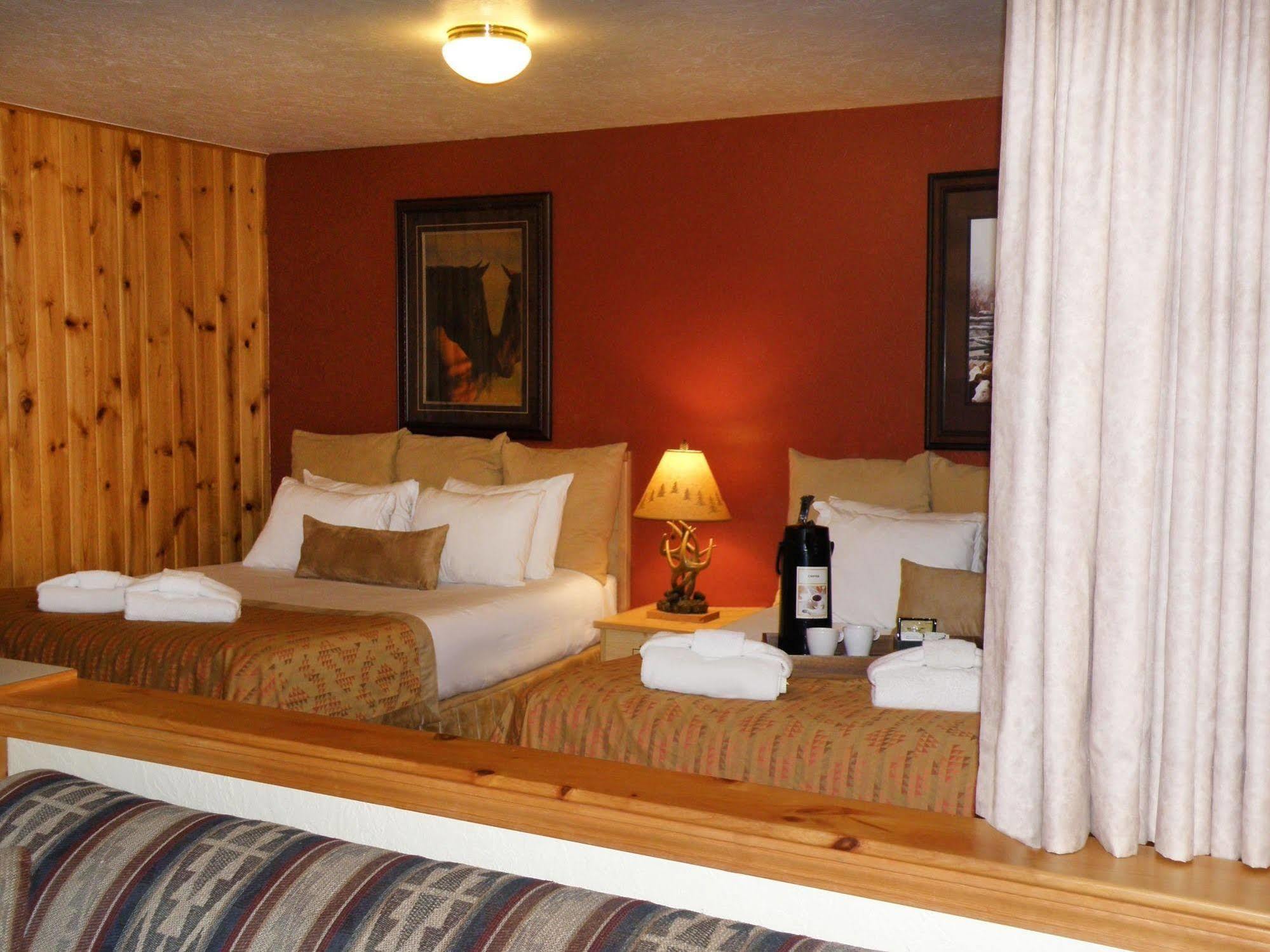 אוראיי Rivers Edge Motel Lodge & Resort מראה חיצוני תמונה